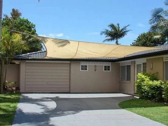 GREAT FAMILY HOME WITH POOL IN BUNDALL!