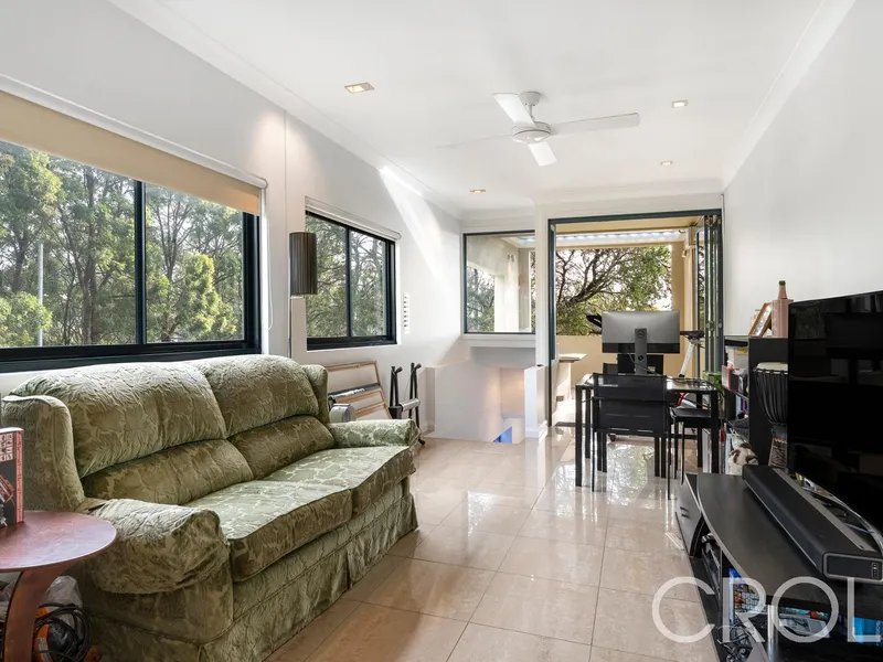 Beautifully Renovated 1 Year Old Apartment In Heart Of Neutral Bay