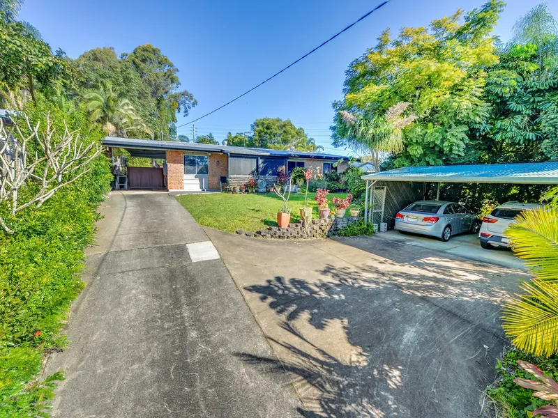 3 different lease available, 4 bedroom main house and a 2 bedroom granny flat and 1 bedroom studio