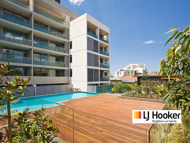 MODERN STUDIO APARTMENT WITH COURTYARD.