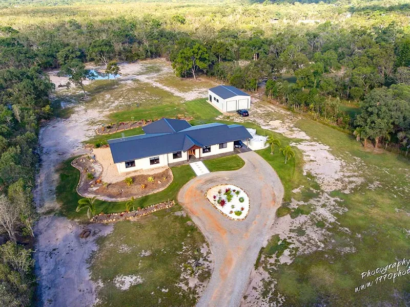 Spacious Modern Family Home on Acreage.