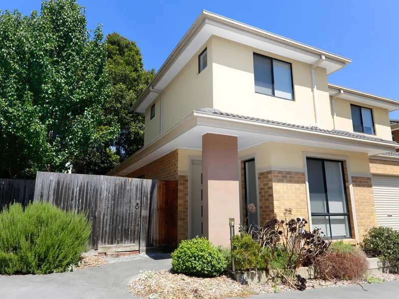 Large 4 bedroom townhouse