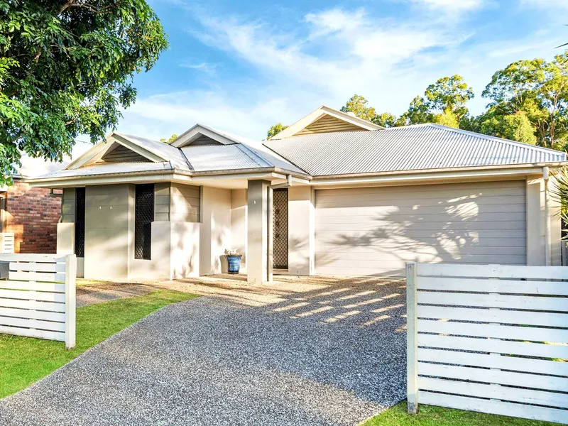 Idyllic family living with park views