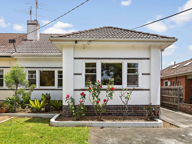 Art-Deco Distinction in McKinnon Secondary College School Zone