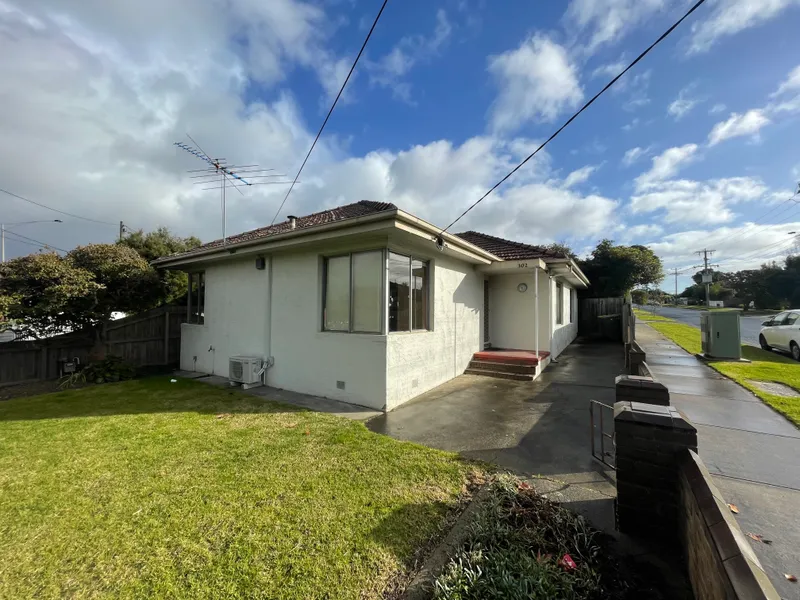 THREE BEDROOM HOME IN CONVENIENT LOCATION