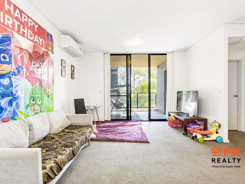 2 bedroom apartment on quiet street close to everything. Amazing for the budding family or discerning investor