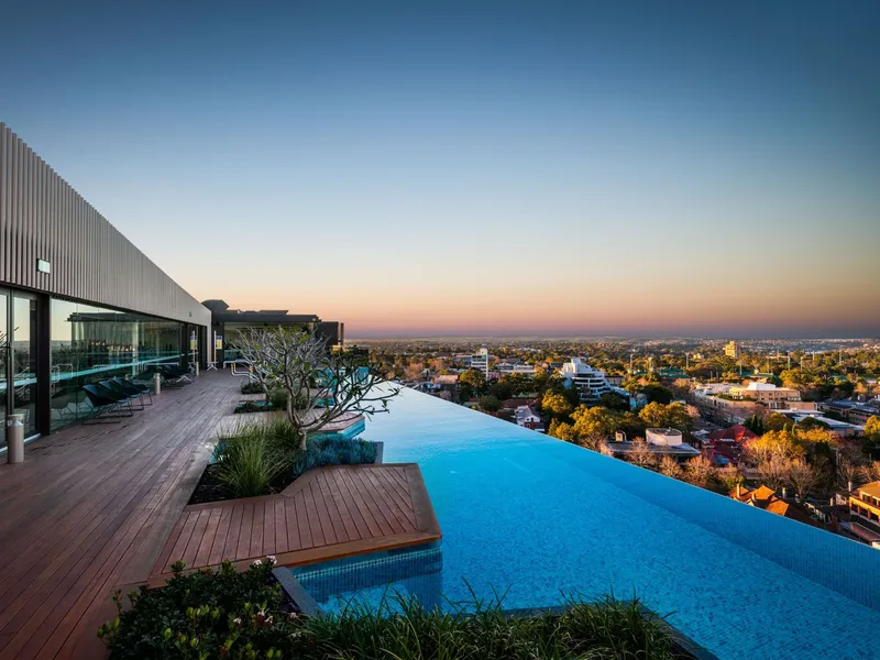 Spectacular Apartment In The Sort After 