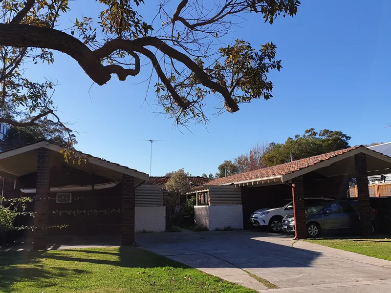 ** FANTASTIC LOCATION**