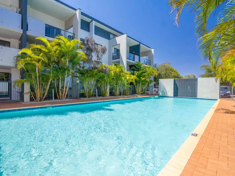 Top Floor Apartment in Central Location!