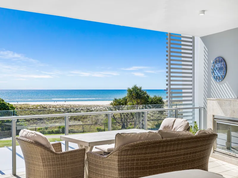 Luxury Beachfront Living at Kirra Pearl