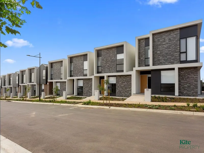 Spacious home in sought-after Hamilton Hill!