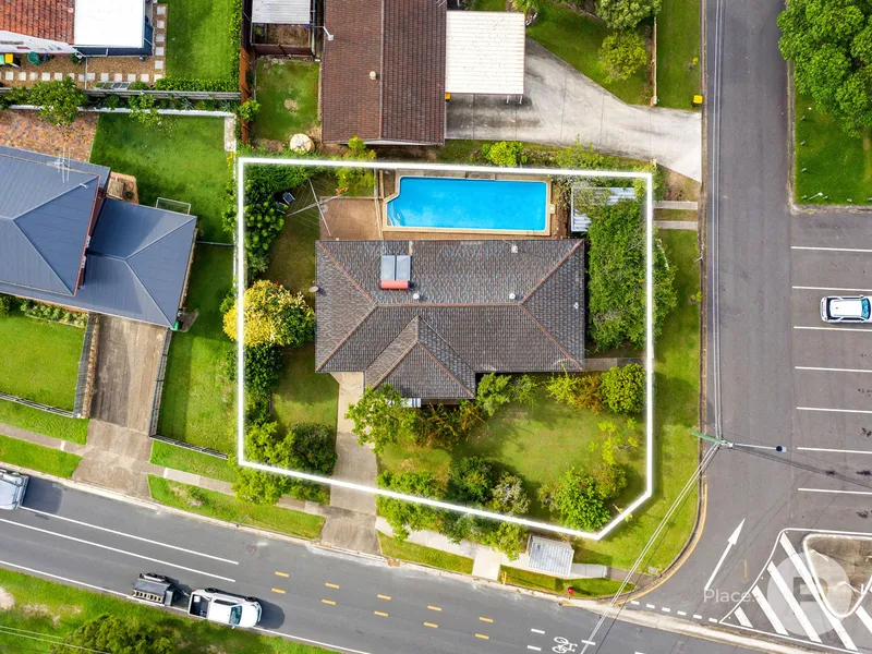 Unmissable building or renovation opportunity with potential city views