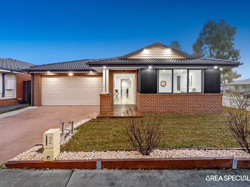 Exquisite Family Residence in Cranbourne East