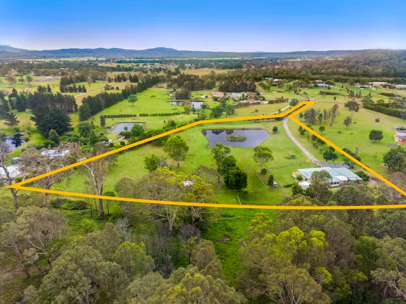 STUNNING ACRES .............. PEAR TREE PLACE, MORUYA  