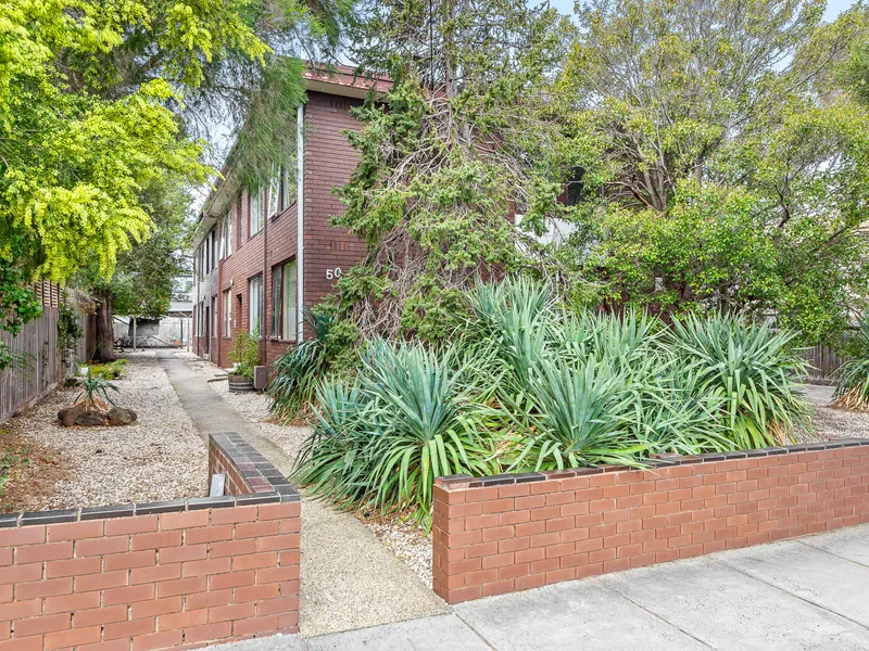 Two Bedroom Delight Perfectly Situated