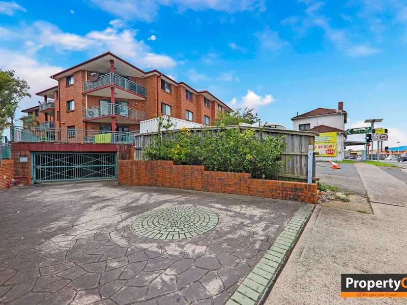 Proud to Present this MEGA HUGE Apartment 