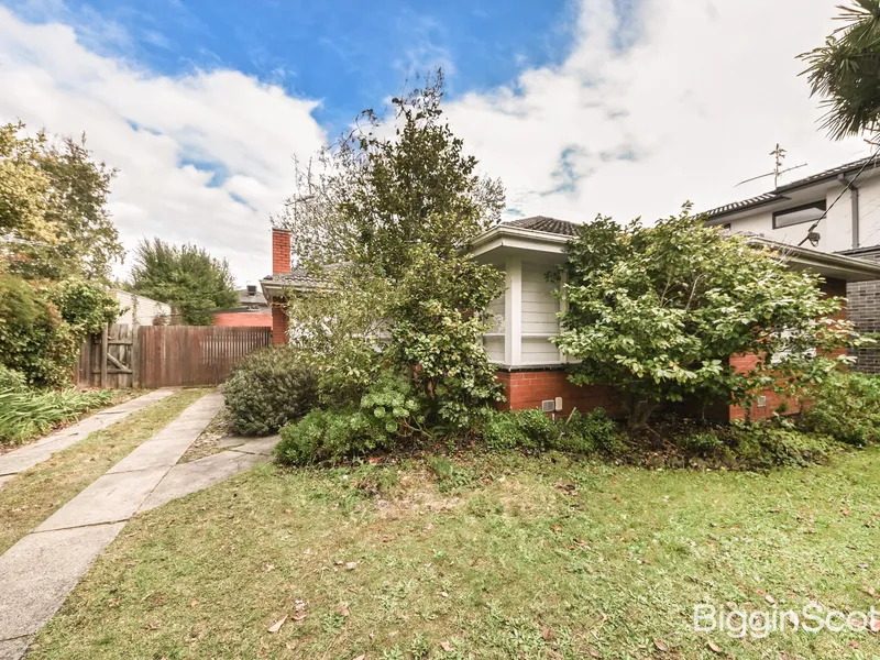 Prime Location, Pristine Living: 3 Bedroom Sanctuary in Mount Waverley