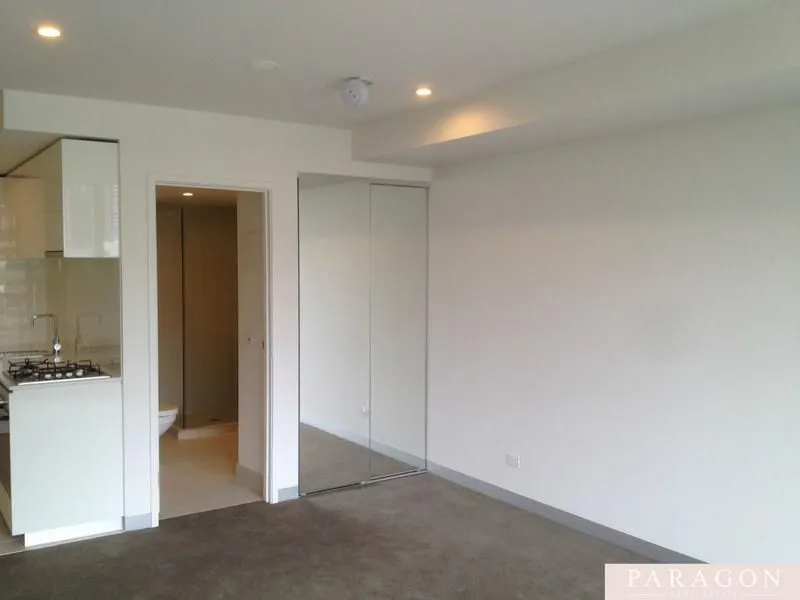 MODERN SPACIOUS STUDIO