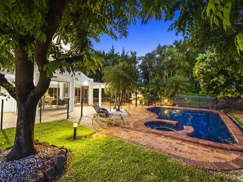 “VILLA CASABLANCA” – REFINED LUXURY!! SIMPLY AN OUTSTANDING UPHILL DESIGNED, GARDEN HOME.