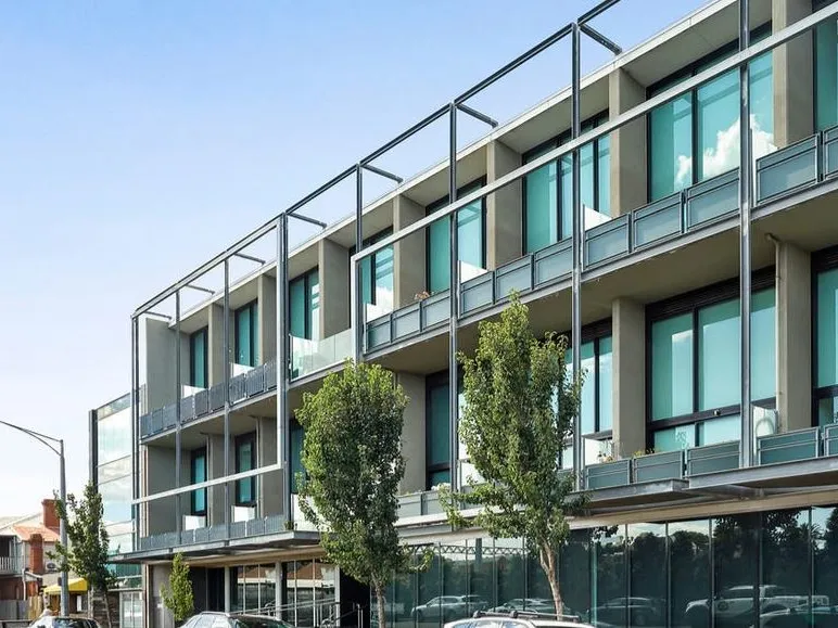 1 Bedroom + study in a great location with Views!