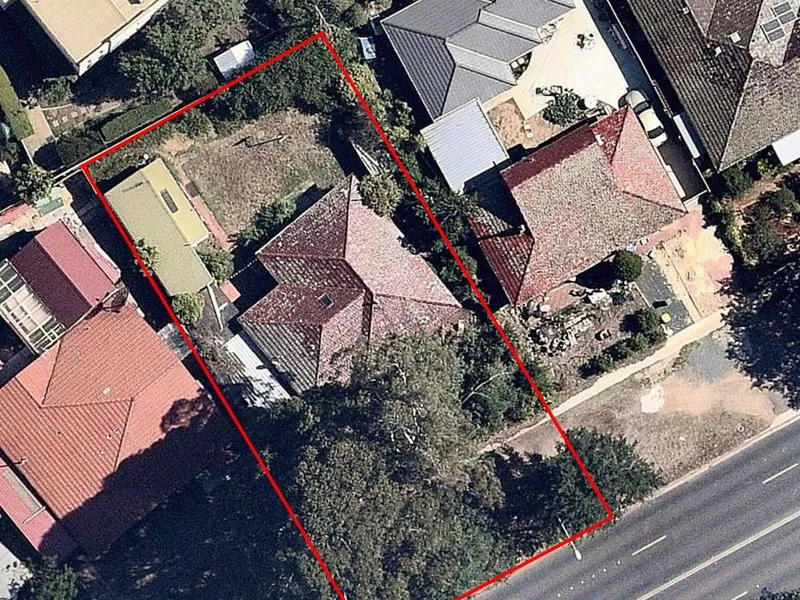 Renovators Special or a great RZ3 Development Site 65 % Plot Ratio - Approved DA for 4 Apartments with Basement Car Parking