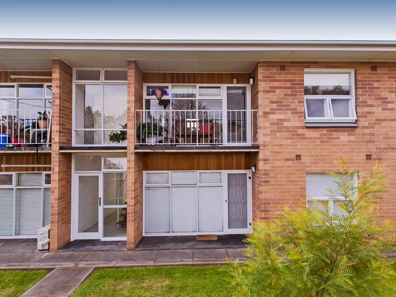This gorgeous 2 bedroom unit is the perfect place to call home.