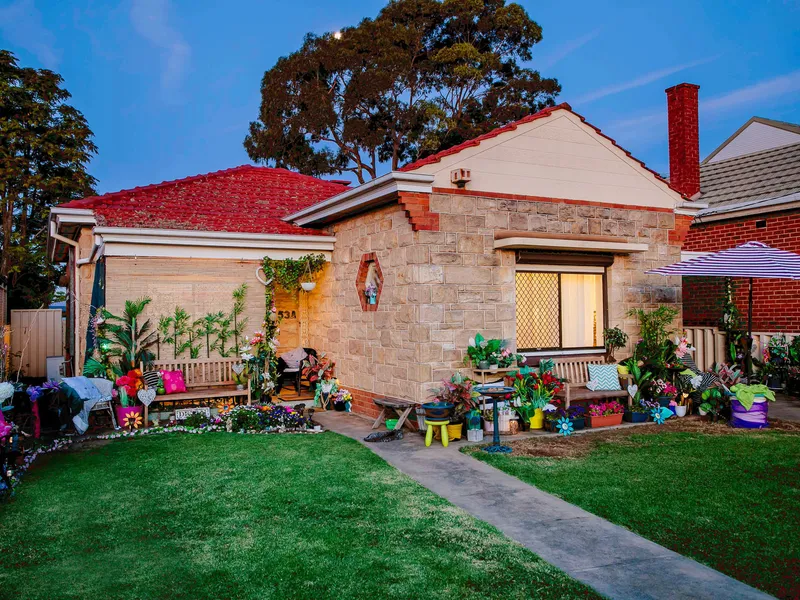 Charming, comfortable & convenient on generous 681 sqm allotment