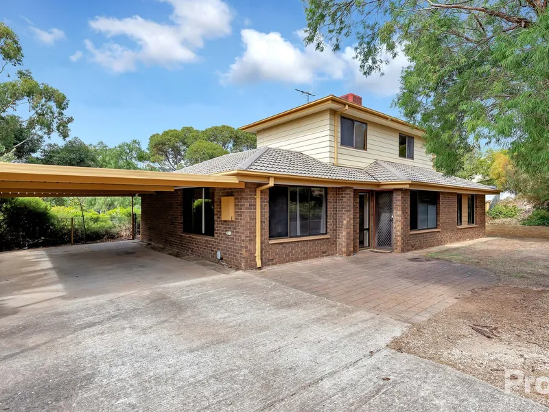 Spacious 4 Bedroom Family Home!!  