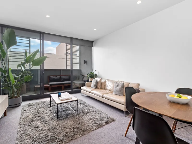 THE ULTIMATE INNER CITY PAD! 