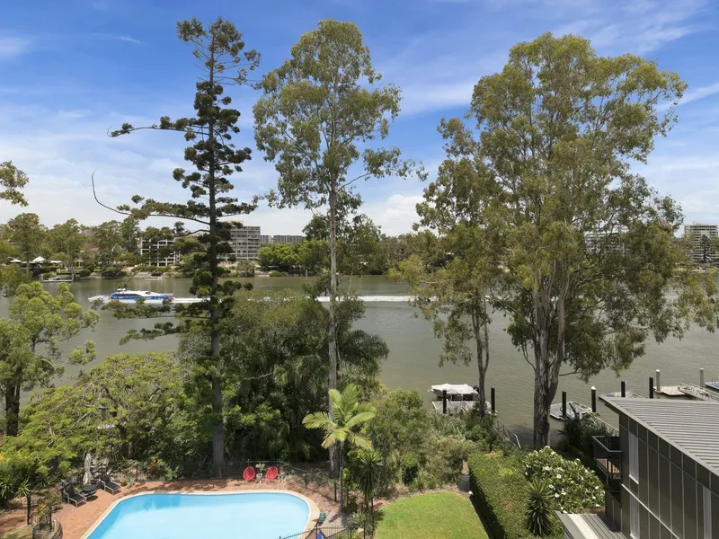 Renovated river view apartment