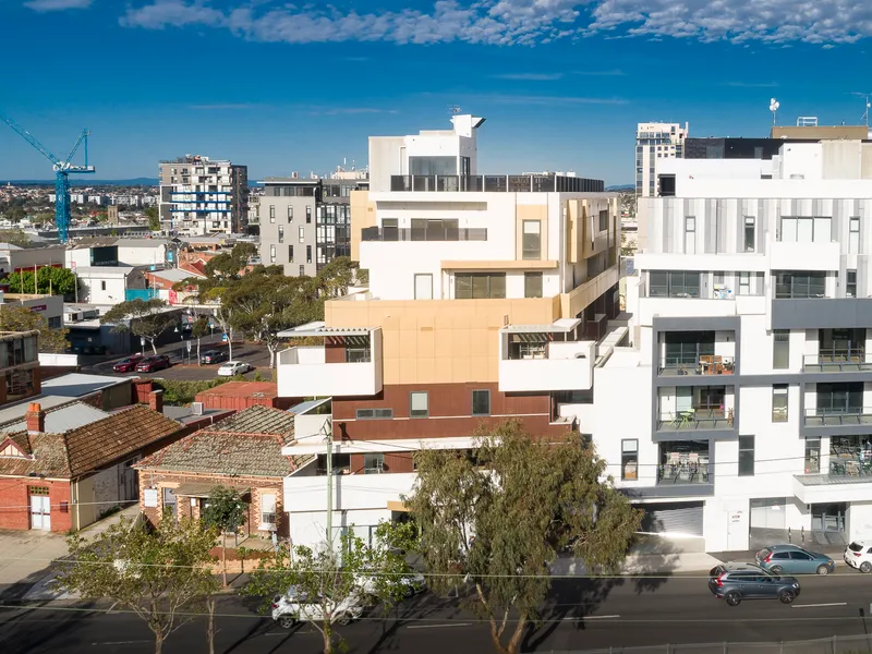 MOORE TO LOVE - Sale by Closing Date (if not sold prior), Monday 29th March