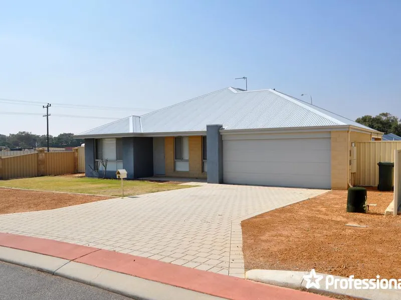 MODERN FAMILY HOME CLOSE TO BEACH