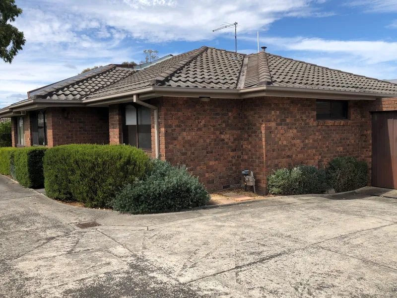 Bright & Cosy Two Bedroom Unit 