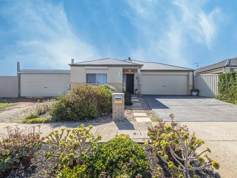 Modern Home, 2nd Driveway, Large Workshop and Room for Boat or Caravan