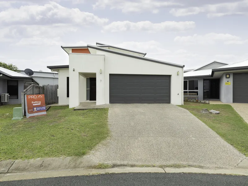 Secure gated townhouse in the heart of Andergrove