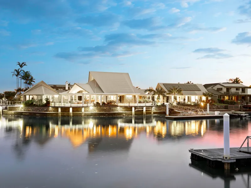 ½ Acre Waterfront – 94m2 River Frontage