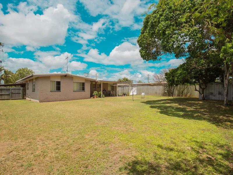 SOLID BRICK HOME WITH 2 CAR ACCOM & FULLY FENCED YARD!