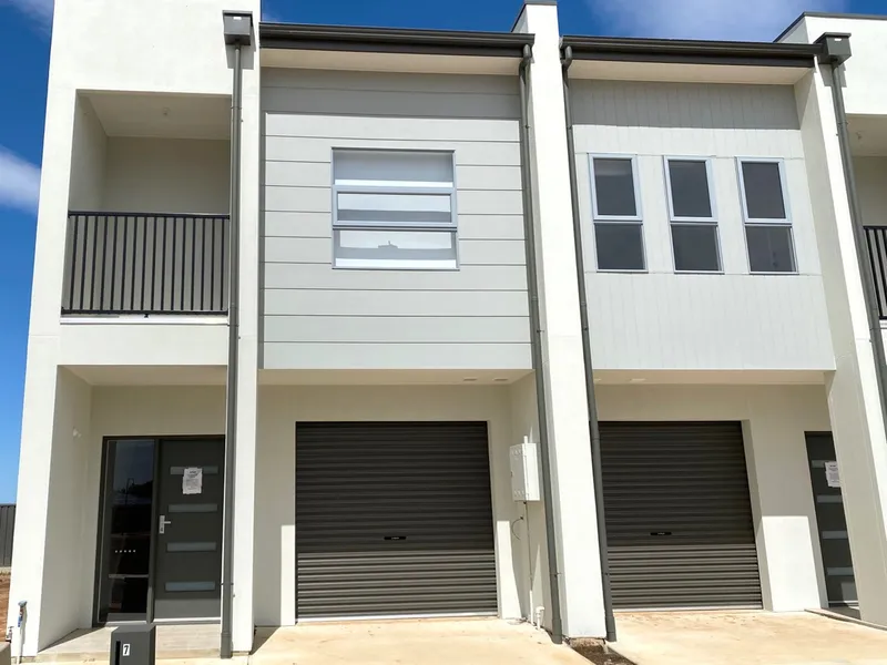 Modern Townhouse in Great Area