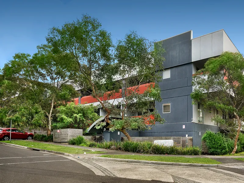 APARTMENT LIVING IN THE HEART OF NOTTING HILL!