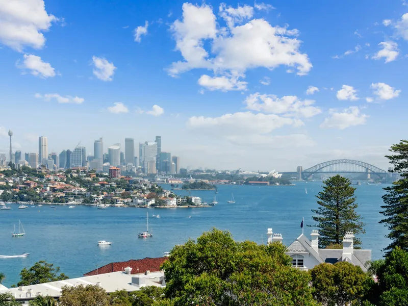 Breathtaking Panoramic Views of Sydney Harbour. House Like-Living in a Stunning Location!