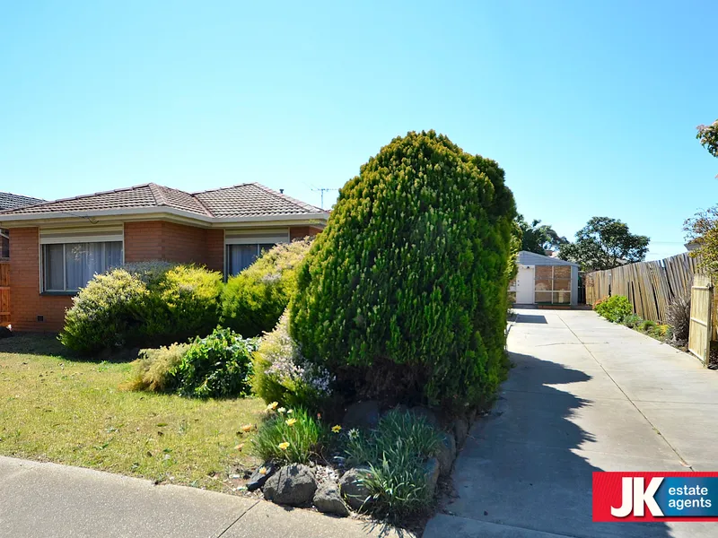 Home in The Centre of Everything!