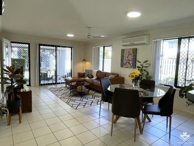 LOWSET VILLA, WATER BILL INCLUDED