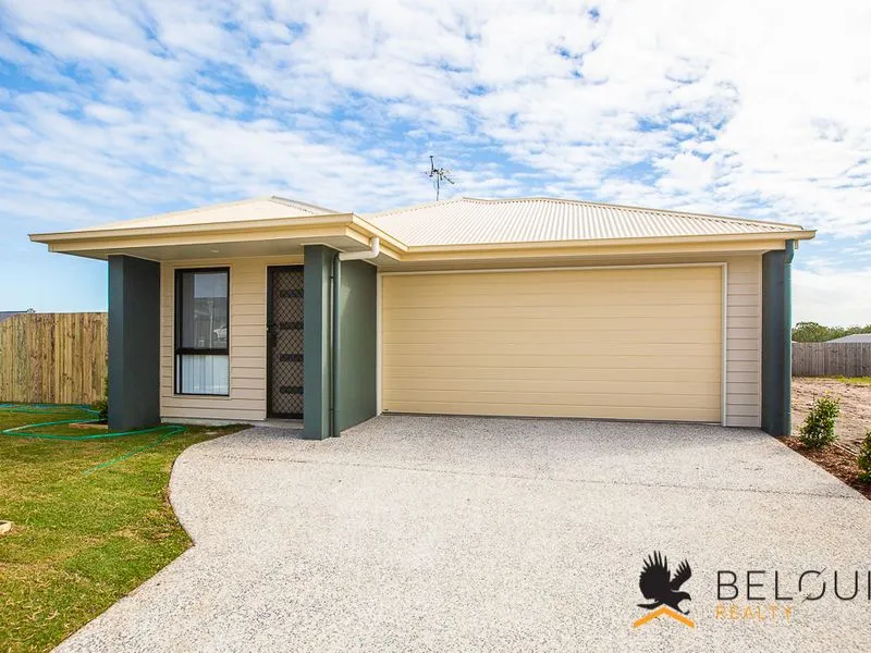 Modern living - Large Yard & Walking distance to the park