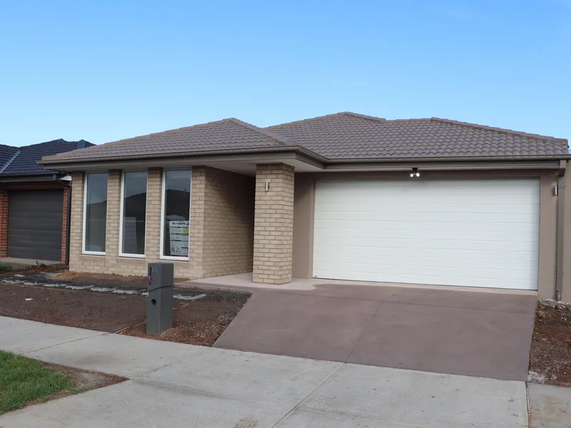 Brand New House in Truganina! Natural light filled!