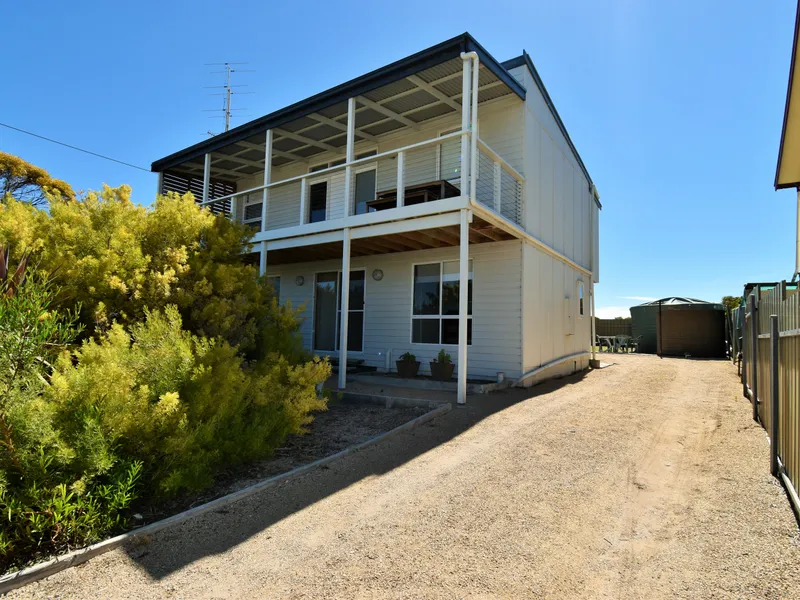 Views to Kangaroo Island * 3 Bdrm Investment property in an ideal beach location *  Rental $15,000 approx pa