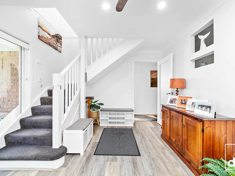 BIG FAMILY HOME + 2 BEDROOM GRANNY FLAT IN THE HEART OF THIRROUL