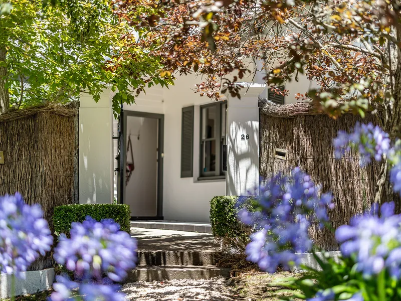 'Aldgate Cottage'; a charmer recharged in a quaint corner of the Hills to call your own.