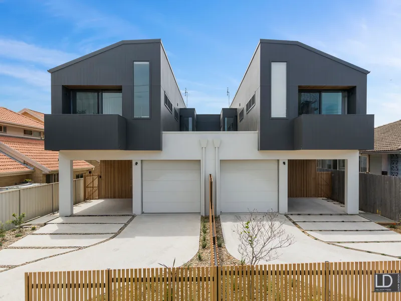 Luxury Living By the Sea 