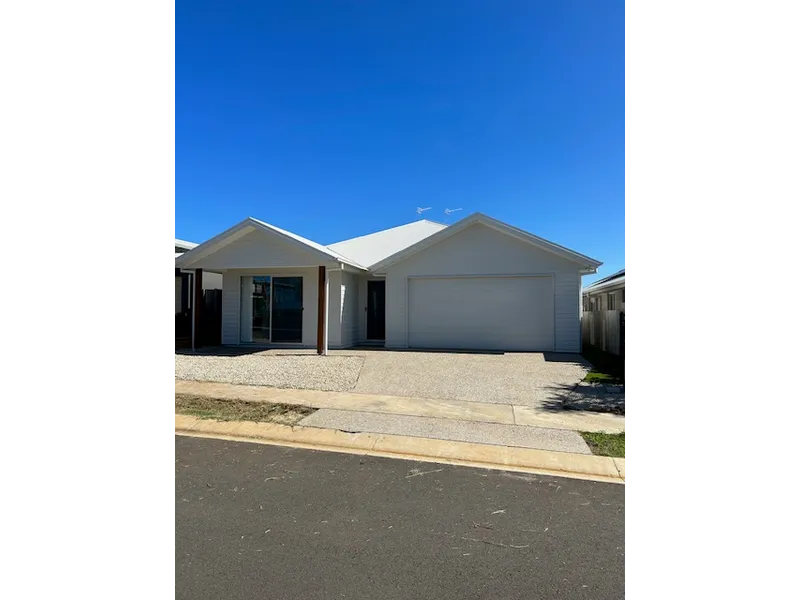 Brand new 3 bedroom home - walk to beach