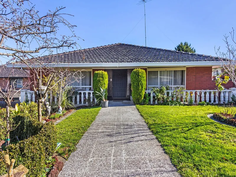 Gold on golden way with massive CBD views and sunsets forever